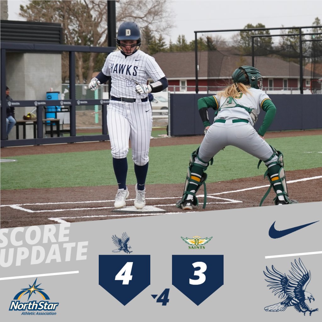 Blue Hawks take the lead in the top of the fourth!