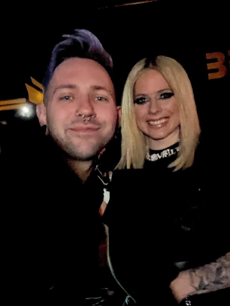 maxchromatica's tweet photo. AVRIL FUCKING LAVIGNE 🥹 @AvrilLavigne #AvrilLavigne #lovesuxtour #AvrilLavigneoffenbach https://t.co/jvkqEA2uVS