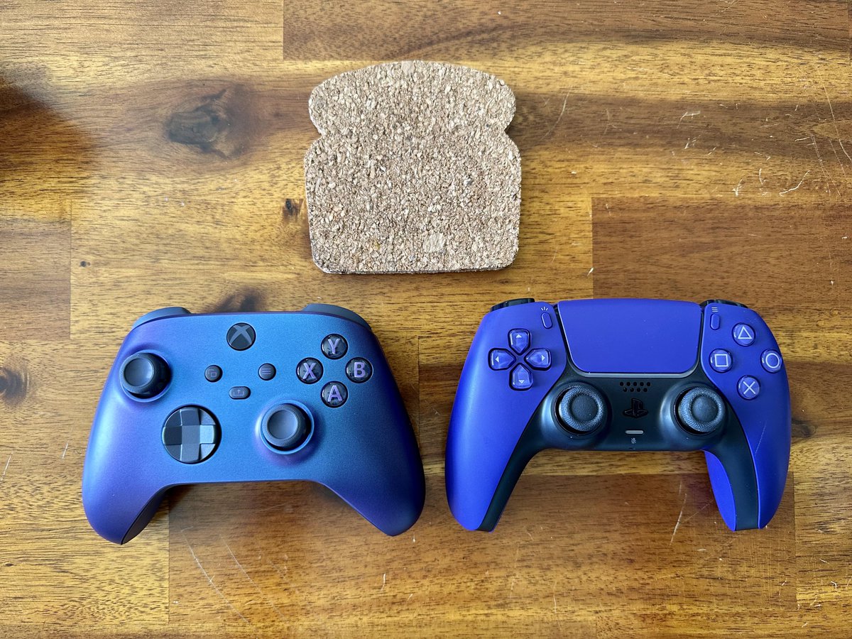 outsider_gaming's tweet photo. Side-by-side with a toast coaster for scale 🎮 https://t.co/1l1XfyYMcs
