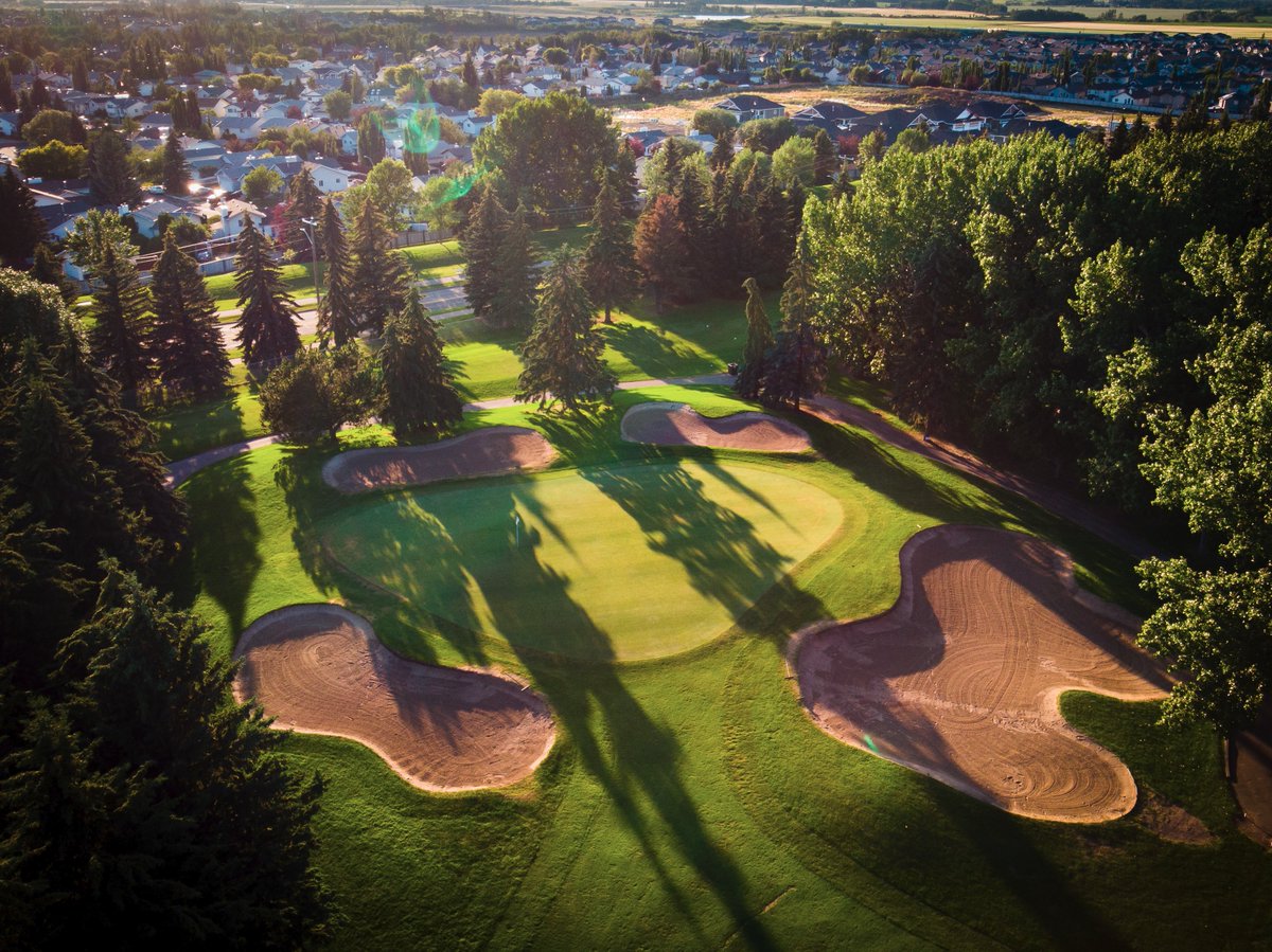 Attention please.. We are excited to announce that we will be open for play starting on Thursday, April 20! Book online at linksgolfcourse.com or by phone at 780-962-4653. #yeg #yeggolf #Golf