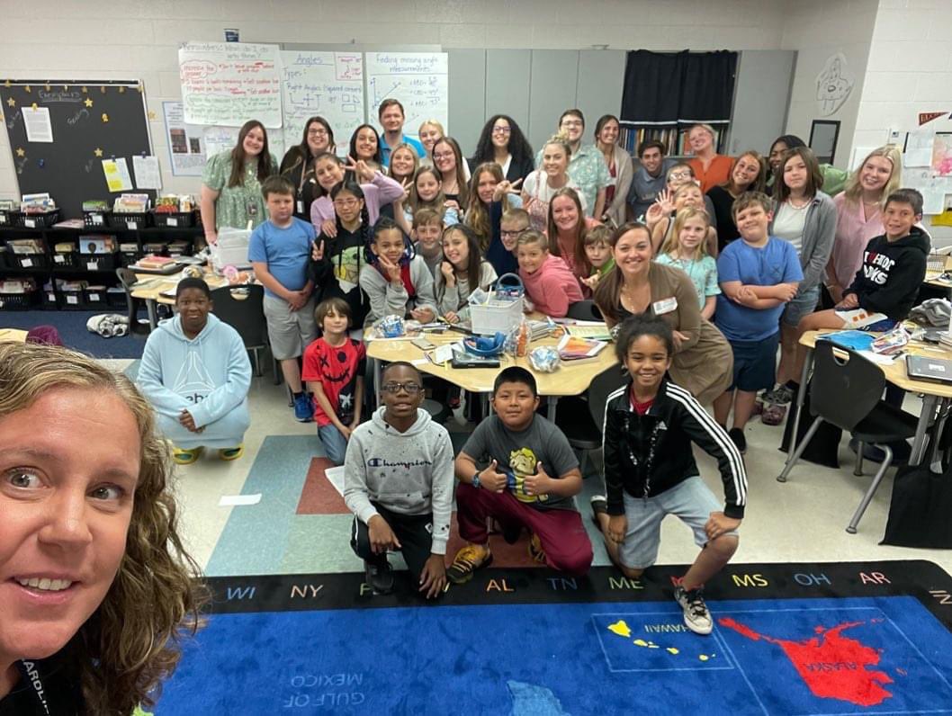 SaxeGothaEle's tweet photo. Mrs. Bohnsack’s fourth-grade 4️⃣ class has been collaborating with the USC “Tall” Teachers 👨‍🏫🧑‍🏫 all semester! They have been hard at work 💪🏻 on writing literary essays📝 and reading in book 📖 clubs! Today was their final day together, and they ended it with a big celebration! 🎉 https://t.co/X59Nj4hpyY