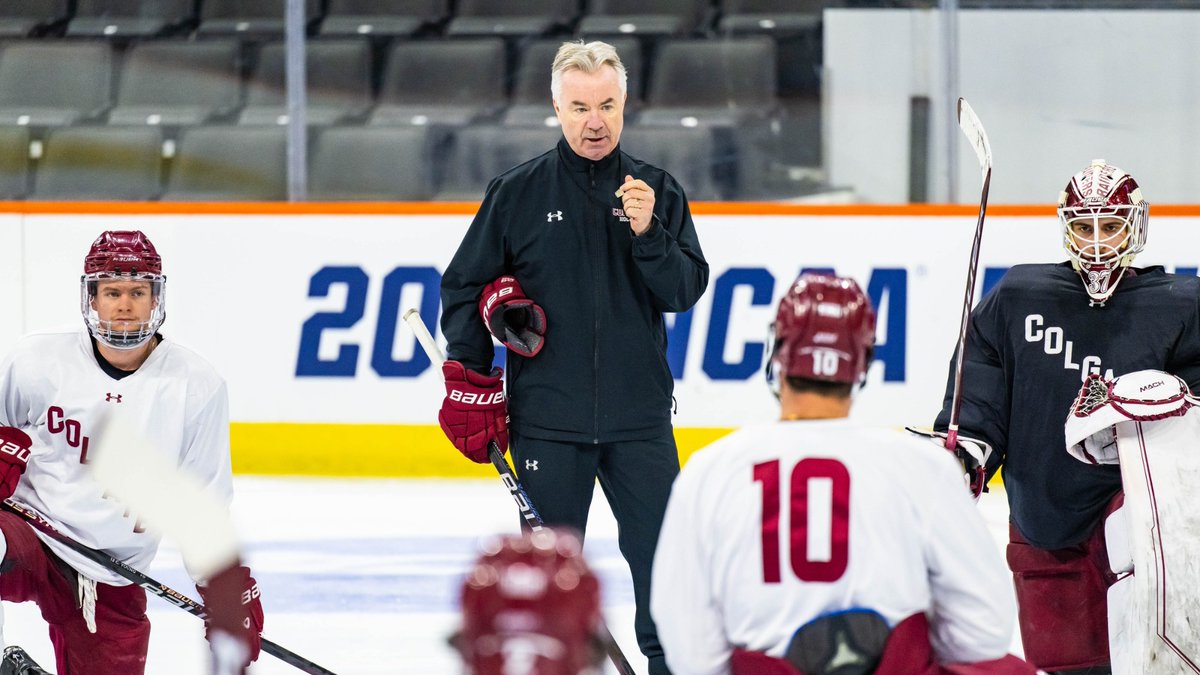 ColgateAthletic's tweet image. 𝐓𝐡𝐚𝐧𝐤 𝐲𝐨𝐮, 𝐂𝐨𝐚𝐜𝐡 𝐕𝐚𝐮𝐠𝐡𝐚𝐧.

Congratulations on your retirement after 30 years behind the bench at Colgate!

#GoGate | @DonVaughan12