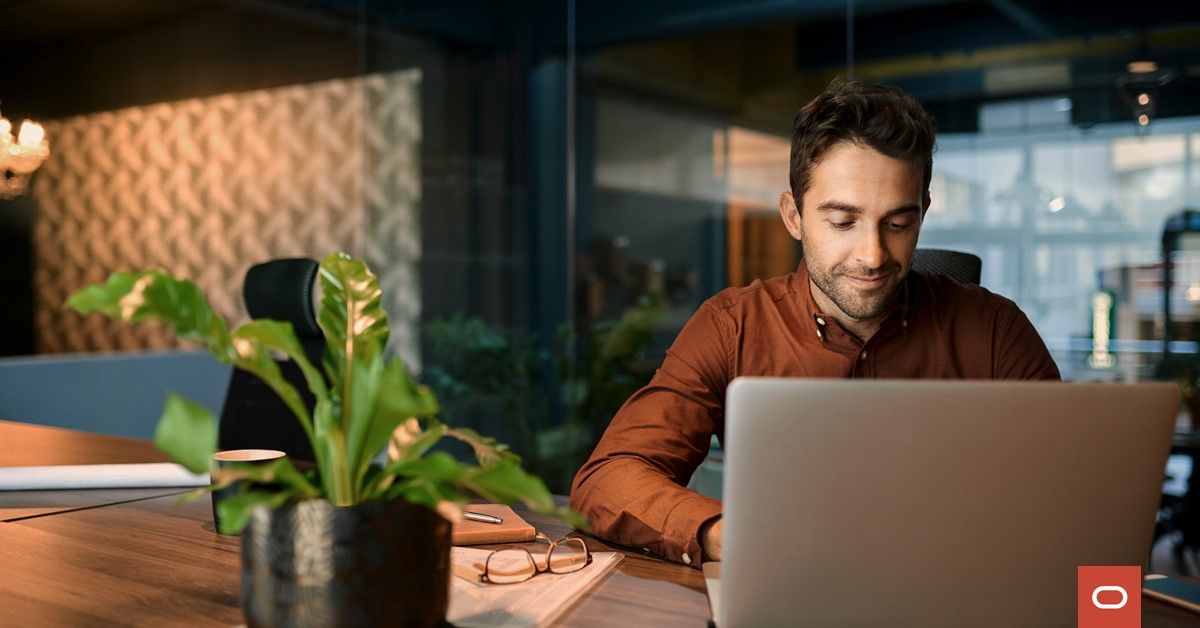 fteter's tweet photo. Oracle is announcing an extension through at least 2034 for the @Oracle Applications Unlimited products: Oracle E-Business Suite, Hyperion, JD Edwards EnterpriseOne, PeopleSoft, and Siebel CRM. https://t.co/eZQ4ZJ9QQC https://t.co/Eoe3jWeRl7