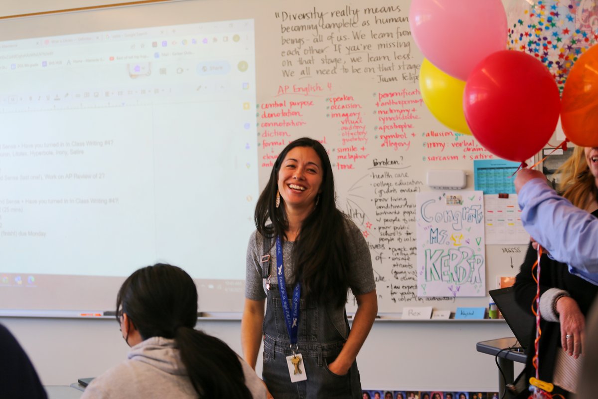 District staff surprised our new Teacher of the Year, Jessica Kerber, with balloons, flowers, and congratulations during class today. Students were delighted, and we think she was, too!

#ICYMI: Our press release on the selection of Ms. Kerber is here: tinyurl.com/AUSD-ToYKerber.