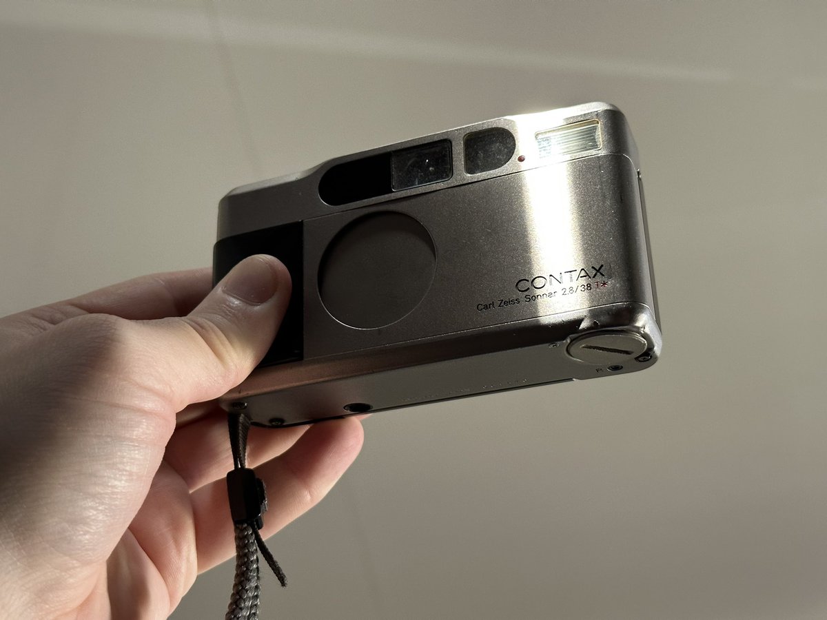 Selling my Contax :((