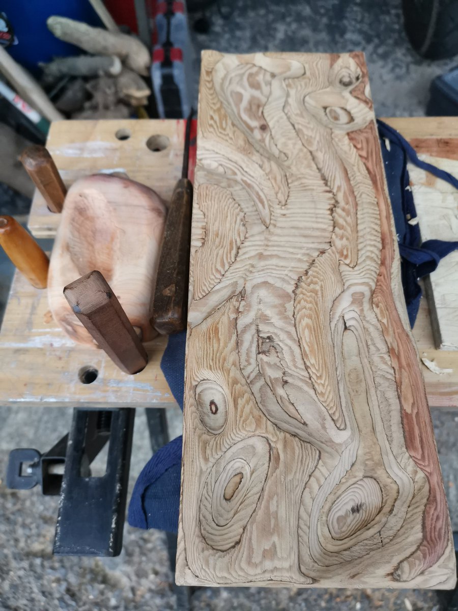 ShayNicol23's tweet image. #woodart #abstractpatterns #plywood #woodcarving trying some different techniques, different woods, playing. #headspace focusing the mind. Ideas are flowing.