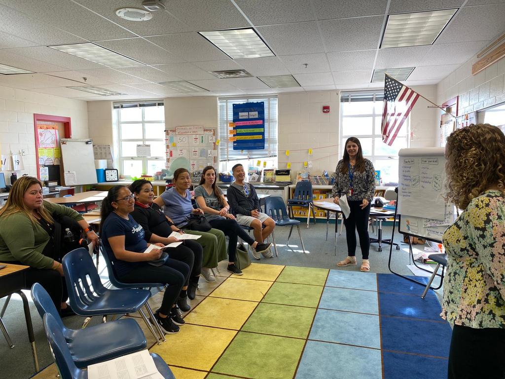 Amazing work Barrett Elementary! Great SOL Academic night! Increíble trabajo con la noche académica aprendimos mucho sobre SOL <a href="/BarrettAPS/">KWBarrett Elementary</a> <a href="/CatherineHanAPS/">Catherine Han</a> <a href="/KWBLittman/">Amin Littman</a> <a href="/KWB_Familias/">Arturo Ramirez</a>
@Mrs_VanOstern