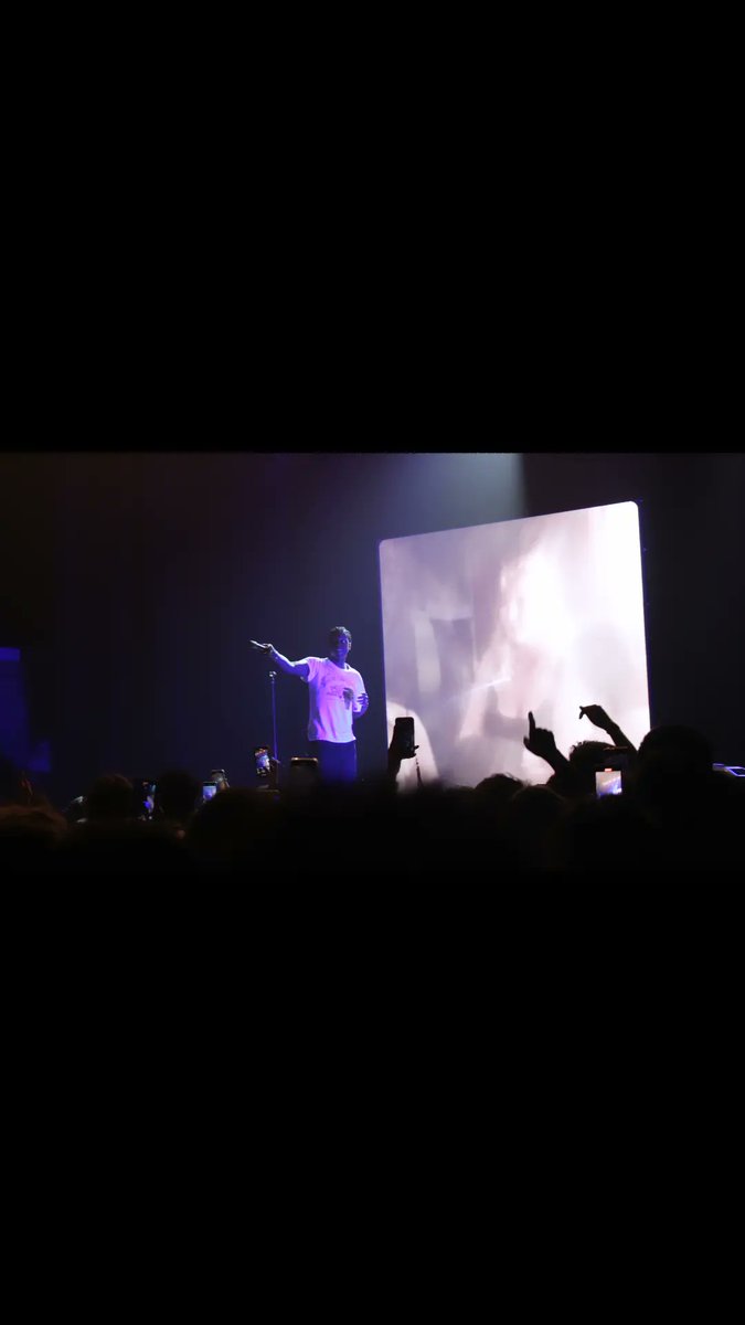 Holy_jojo_s's tweet photo. @danielcaesar merci pour les travaux vraiment. https://t.co/i7VxC5Rf5e