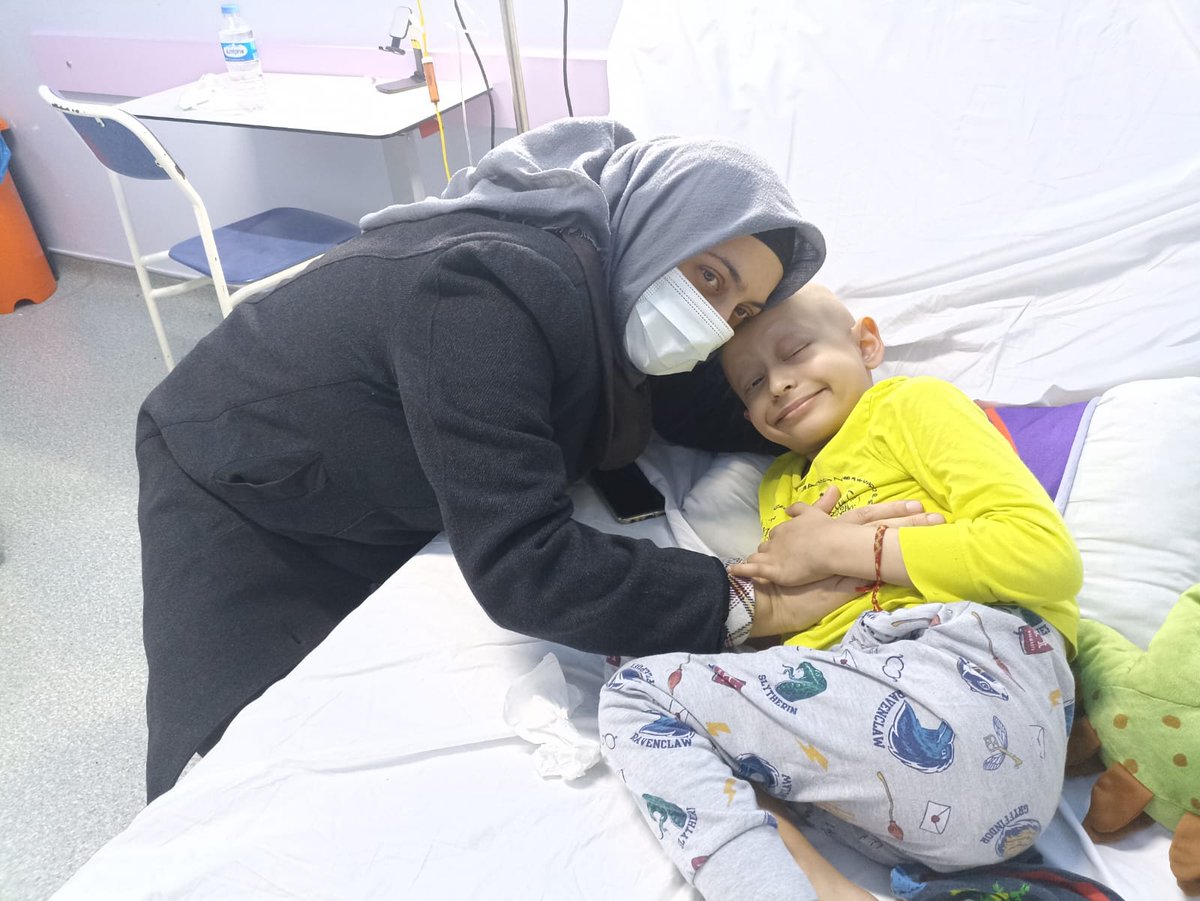 Bu gülücüğe her şey feda sevgili Yusuf Kerim :)

Canım benim.

Çok çektin, tüm sevinçler senin olsun artık.

Annene kavuşmanın verdiği mutlulukla inşaallah şifanın tümü de senin olsun Yusuf Kerim.