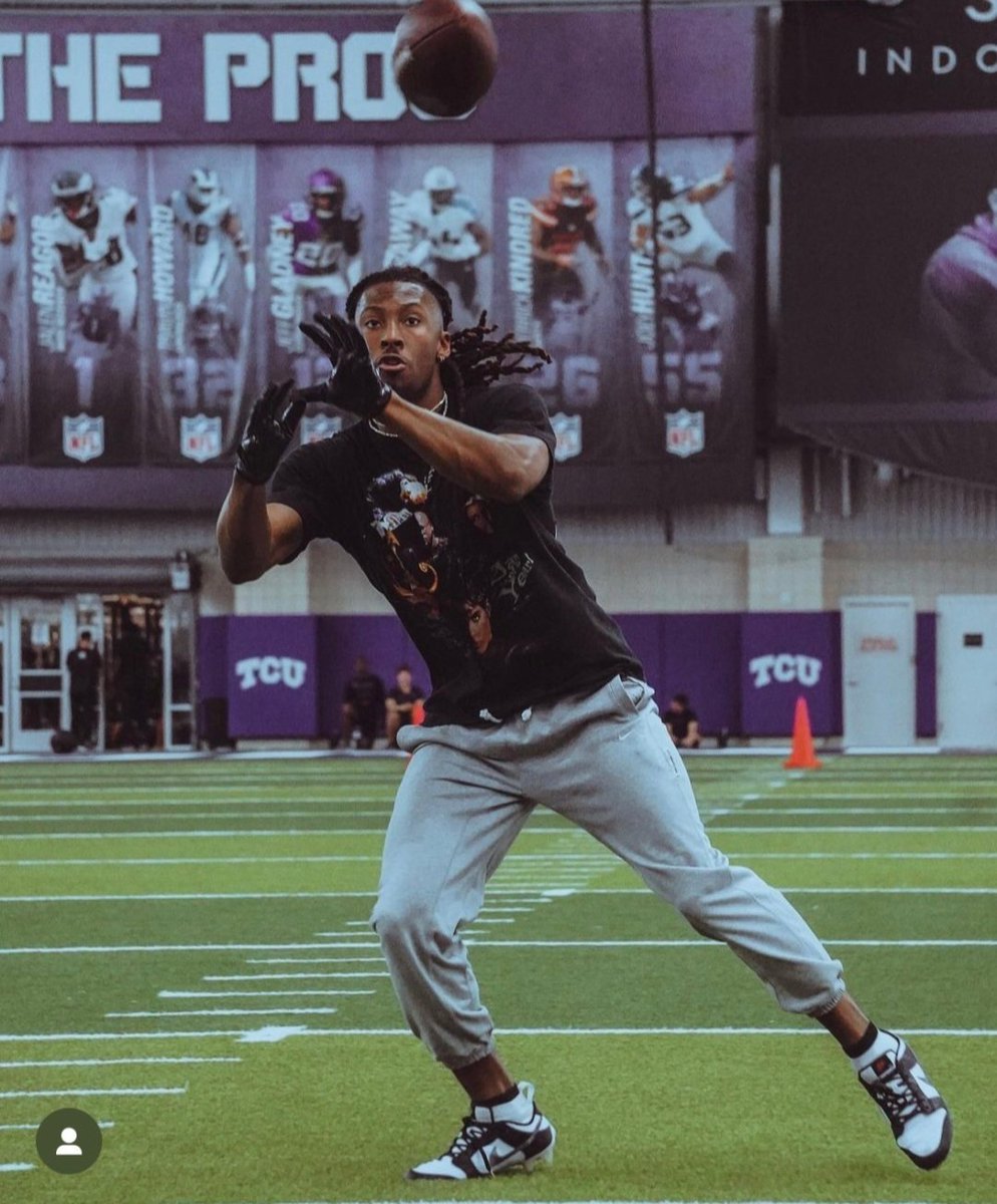 TheGoatMahomes's tweet photo. DeAndre Hopkins SPOTTED working out with Patrick Mahomes and Quinten Johnston ‼️ https://t.co/ARbk4gvSvJ