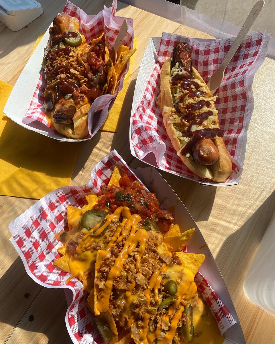 _inthedoghaus's tweet photo. @KnutsBeerFest ,Thu,Fri and Sat we will be serving up our gourmet bratwursts , together with Vegan options , loaded fries and loaded nachos and if that’s not enough to pair with great craft beer we’ll have a whole stack of pretzels on offer @KnutsfordNews @KnutsfordTown https://t.co/wIKqxsCgfW