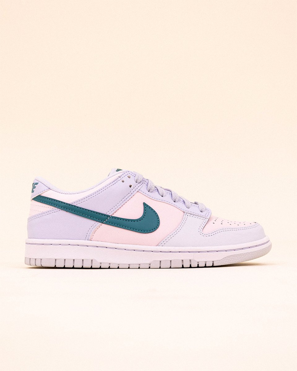 topsnbottomsusa's tweet photo. Get your hands on the freshest Nike Dunk Collection exclusively available at @topsandbottoms 🔥👟
#Nike #Dunk #FreshCollection #sneakerhead #sneakeraddict #sneakerfreak #sneakerholics #sneakerfiles #sneakercommunity #kickstagram #kicksonfire #nicekicks #topsandbottoms https://t.co/HuBx7lgBMr