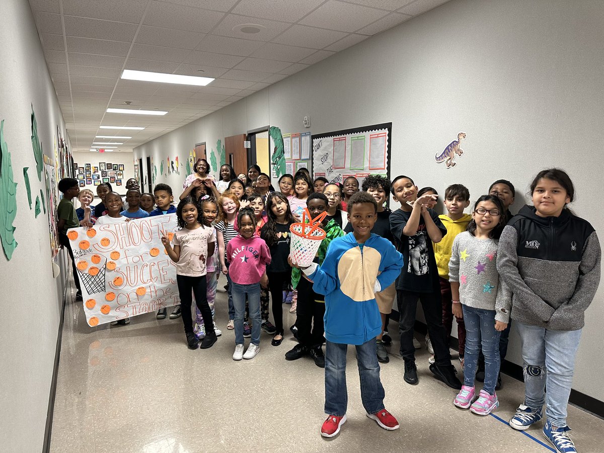 keiosha_smith's tweet image. Ms. Smith’s 1st grade class cheering on Mrs. Smith’s 3rd grade class and Mr. Challhoub’s 4th grade class for their STAAR test‼️🏀 #ShootForSuccess #3rdGradeBallers #4thGradeBallers #RunAsOne @CypresswoodES @TrentGJohnson @JoyelleWhite @marlynn_montiel