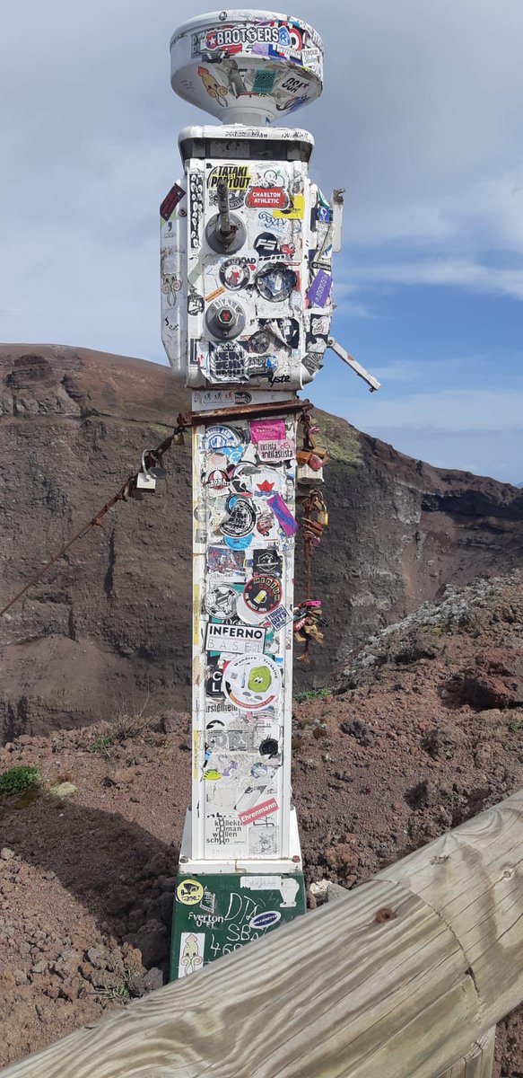 Charlton sticker spotted at the top of Mount Vesuvius. Been a while since we’ve been near the top of anything.

#CAFC