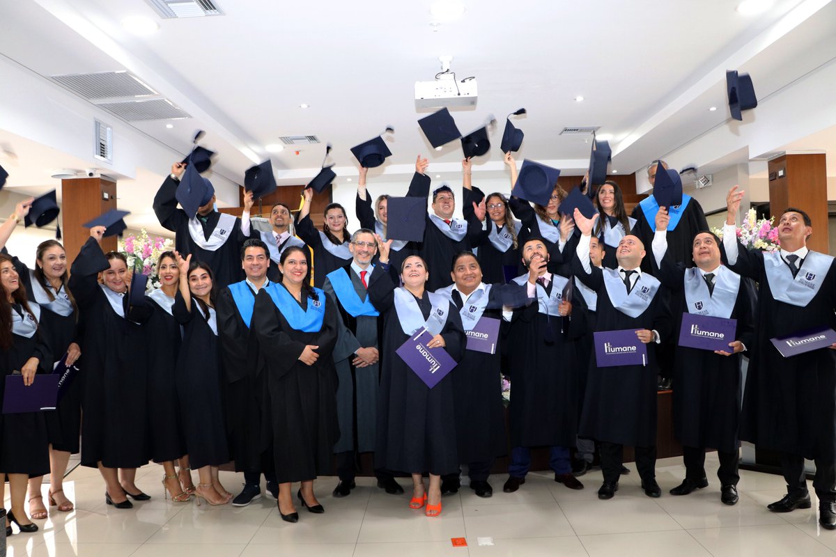 HumaneNegocios's tweet photo. Graduación Difare 2023 🎓

Alrededor de 50 colaboradores del @GrupoDIFARE  obtuvieron su título de tercer nivel en la carrera de Tecnología en Administración de Empresas.

#Humane #Graduación2023 #Graduados #Humaners #Difare #GrupoDifare https://t.co/WbnjQFrSK0