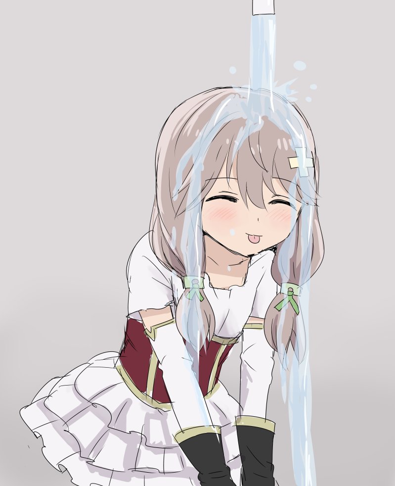 「水を飲むのがヘタクソなうちの子 」|ウサ小のイラスト