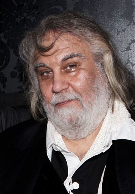 LibretoStar's tweet photo. “El éxito y la creatividad absoluta no son muy compatibles. Cuanto más exitoso te vuelves, más te conviertes en el producto de algo que genera dinero.”
—Vangelis, compositor y músico griego (1943-2022.) https://t.co/nmqBTZDiJs