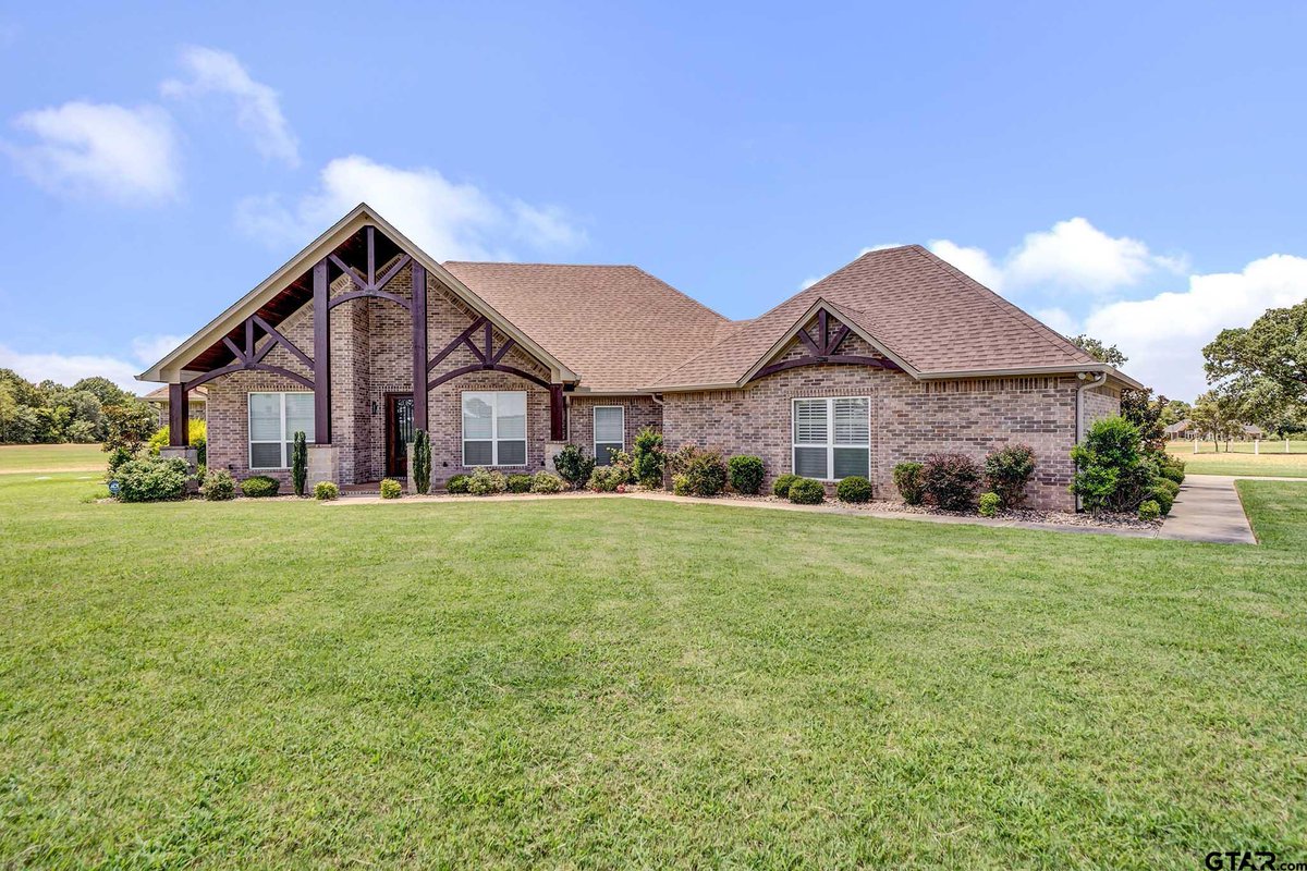 KW_Tyler's tweet image. See a virtual tour of one of our newest #listings 15671 Stallion Lake Blvd. #Lindale #TX  tour.corelistingmachine.com/home/DPTB5W