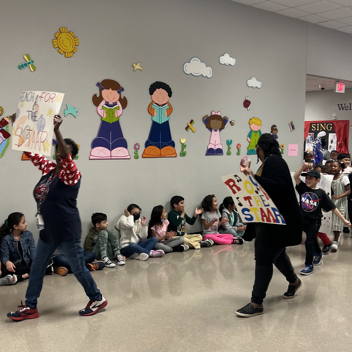 A grand STAAR parade for our <a href="/CypresswoodES/">Cypresswood Elementary</a> kiddos before their big test tomorrow! <a href="/TrentGJohnson/">Trent Johnson</a>
