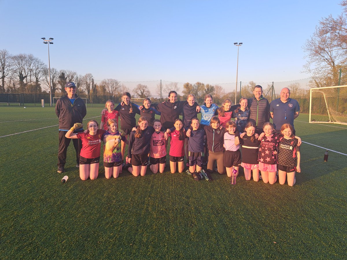 Special thanks to our local FAI development officer Jason O’Connor for all his help coaching some of our girls teams tonight. We are very grateful for your time, advice and support Jason, thank you. ⚽️🇮🇪👍 #fai #charlevilleafc #partofyourcommunity  #GirlsFootball #futurestars