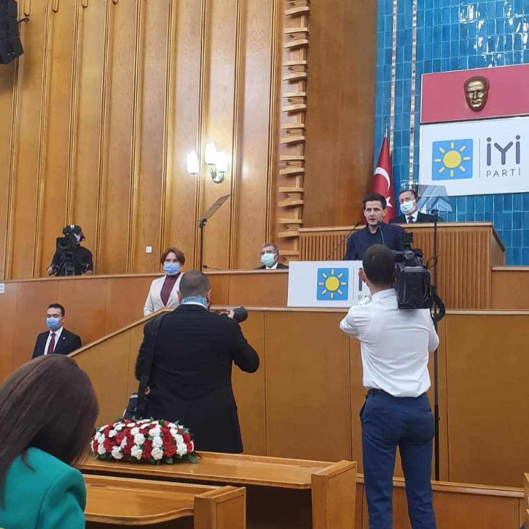 2019esitsizligi's tweet photo. @SevincAtabay Hayallerimiz için girdiğimiz 2019 KPSS 'de atanabilecek başarıyı elde etmemize rağmen 3 yıldır öğrencilerimize hasret kaldık.

Sayın @meral_aksener bizlere parti kürsüsünde kendimizi ifade etme imkanı vermişti.

Tekrar desteğinizi hissetmek istiyoruz.
@SevincAtabay @iyiparti https://t.co/RGF0o0s4w3