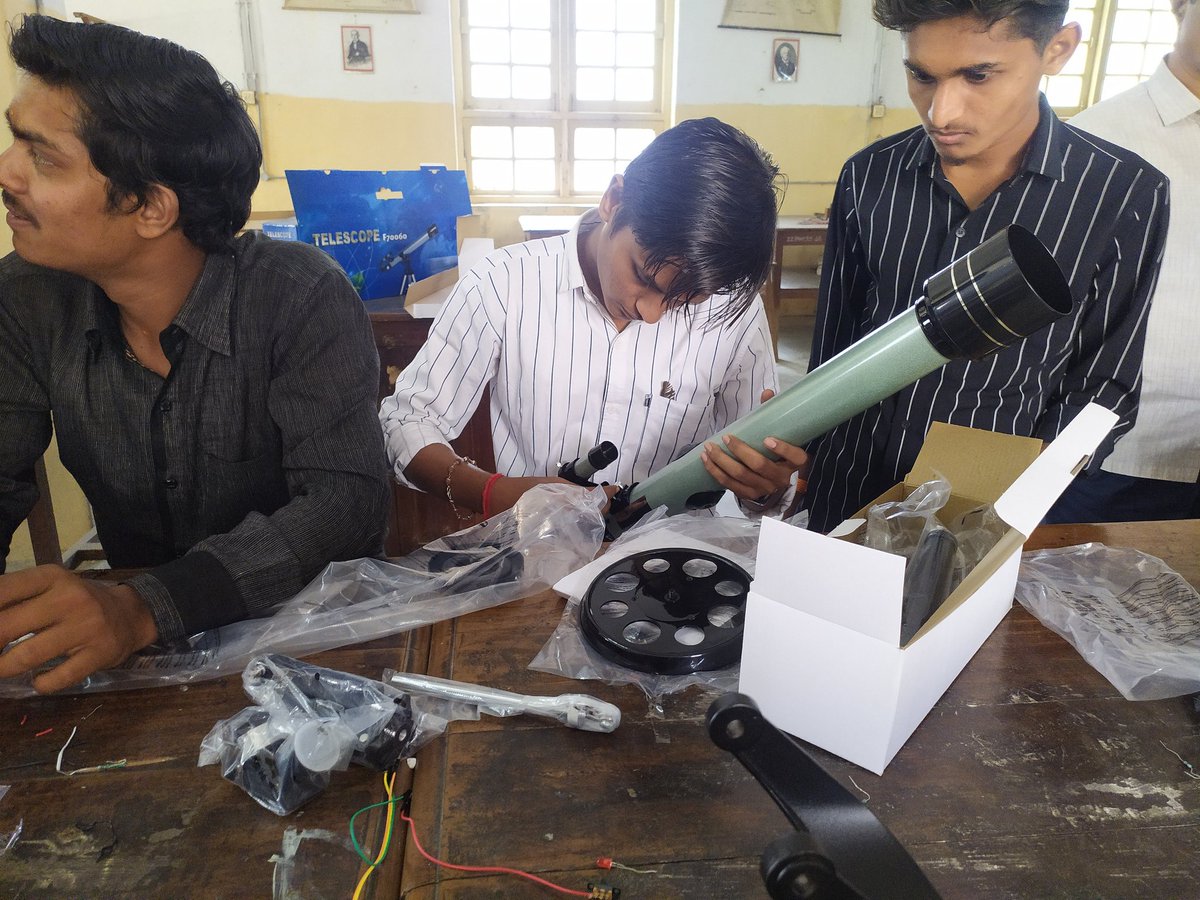 JPatanwadia's tweet photo. Innovation Club Prabodh Level Training Day 1 on #Robotics #Mechatronics #STEMeducation at , J and J college of science with aim to say "I am an Innovator."
@PMOIndia @CMOGuj @kuberdindor @vnehra @mnagarajan @narottamsahoo @InnoClubCHE @InfoGujcost https://t.co/8PqE9oKtdD
