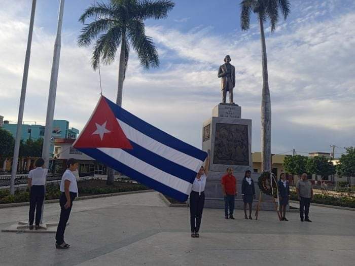 RainolSanchez's tweet photo. #CubaViveEnSuHisoria 🇨🇺

“No hay, desde luego, la menor duda de que Céspedes simbolizó el espíritu de los cubanos de aquella época, simbolizó la dignidad y la rebeldía de un pueblo —heterogéneo todavía— que comenzaba a nacer en la historia.”
#UnaMejorJuventud 
#FEUdeCuba https://t.co/m7bHfN9YbU