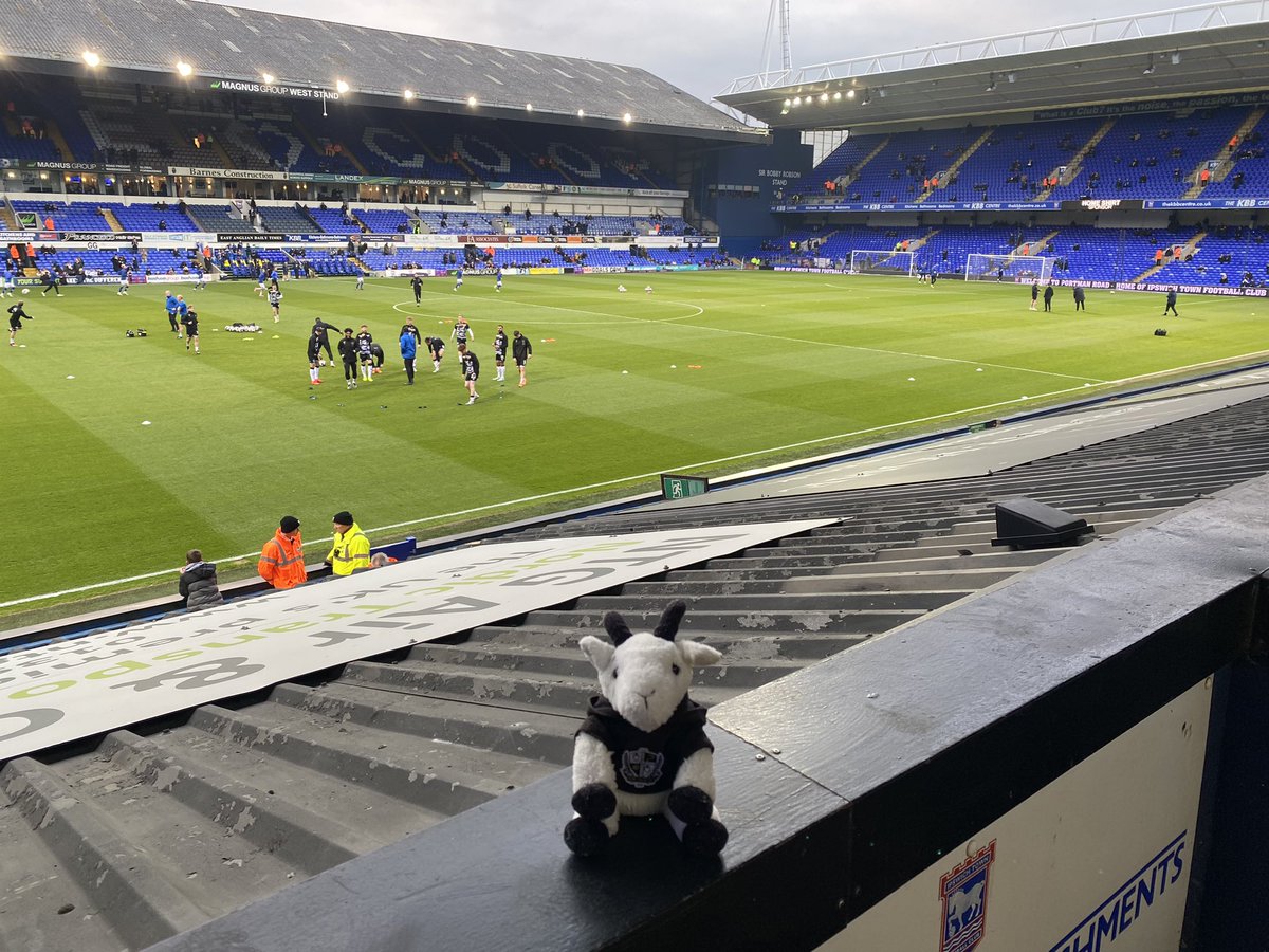 GaryTheGoat8's tweet photo. We're at big footy tonight watching @OfficialPVFC  🐐🖤🤍🖤 x https://t.co/POo5IBllv7