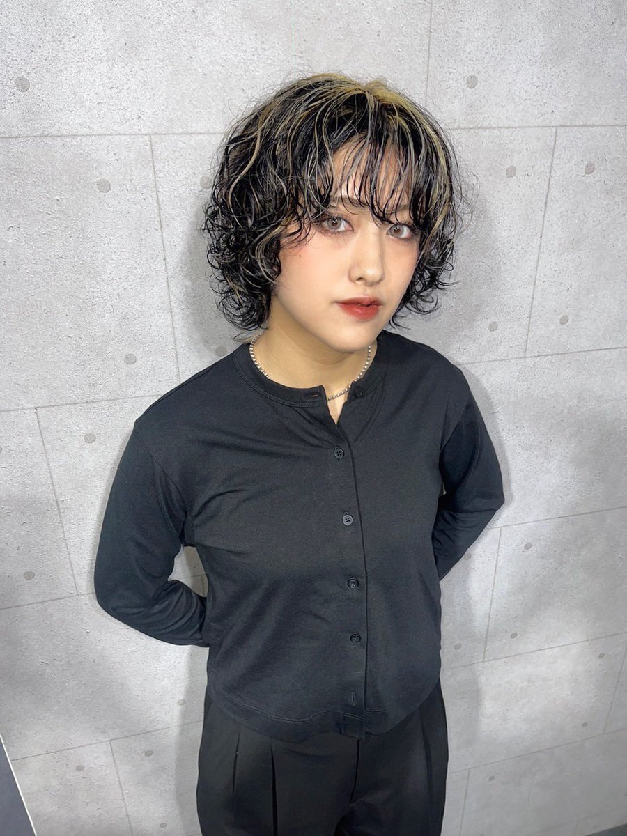 ryo15717's tweet photo. パーマにハイライトは最強に可愛いです⭕️ https://t.co/1KFQhZ88yw