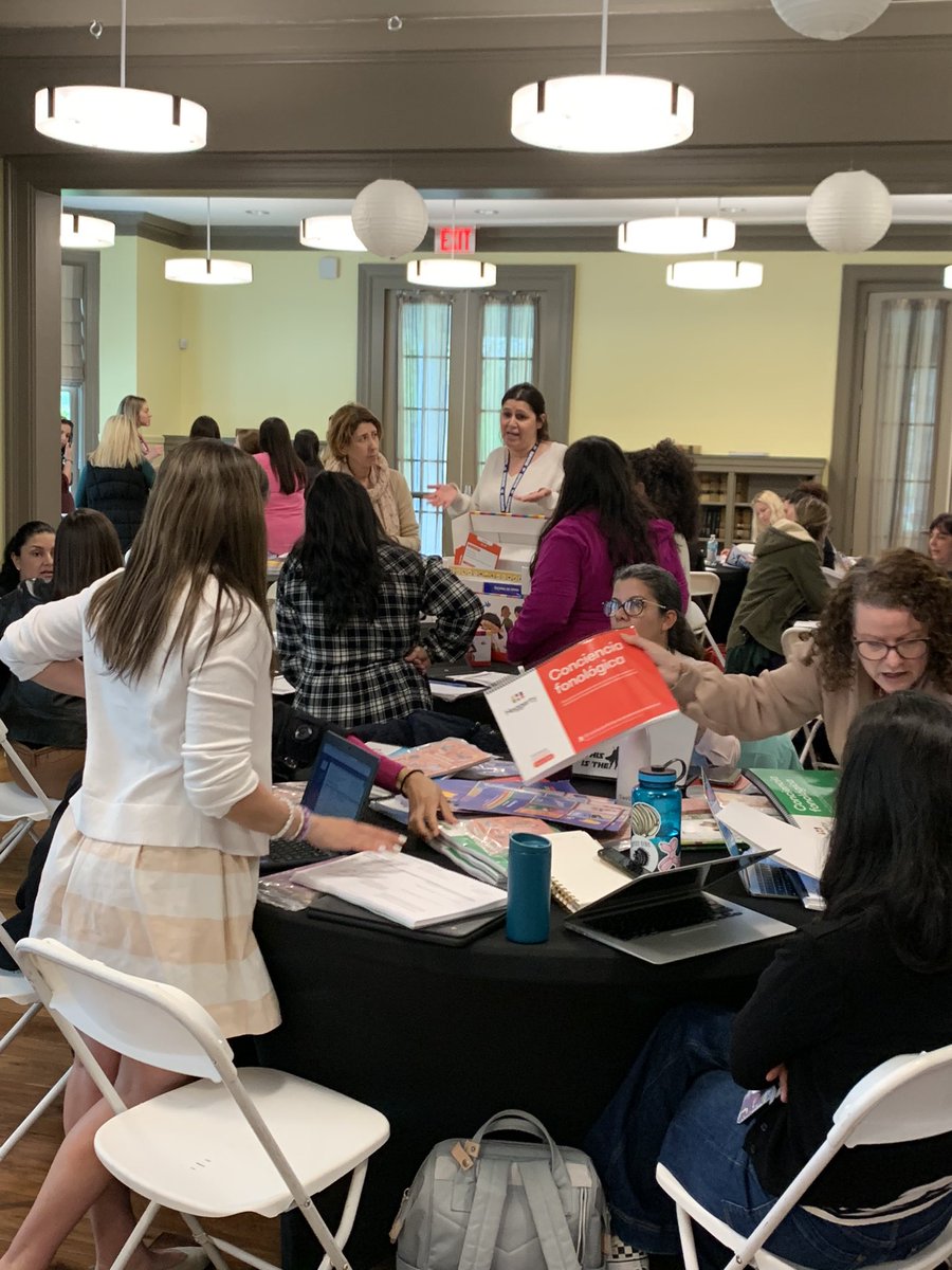 DrcarrollPC's tweet image. K-1 teachers from all 4 buildings are meeting this afternoon on our Phonics Focus Team! #PCpride @JLevidisPC @VLakestream @jennmundo_pc @KristinPascuzzi