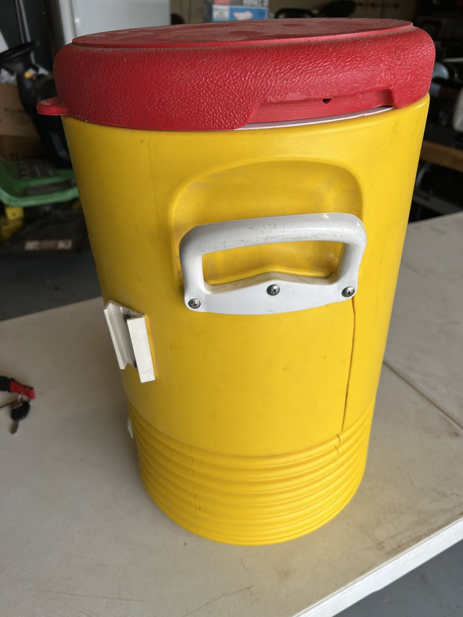 LiveWithChewy's tweet image. This @iglooproducts jug was cast aside after our neighborhood garage sale… perfect @HarborFreight restoration project.  It’ll be my first plastic welding attempt as well.  #FingersCrossed #DIY #RepairDontReplace