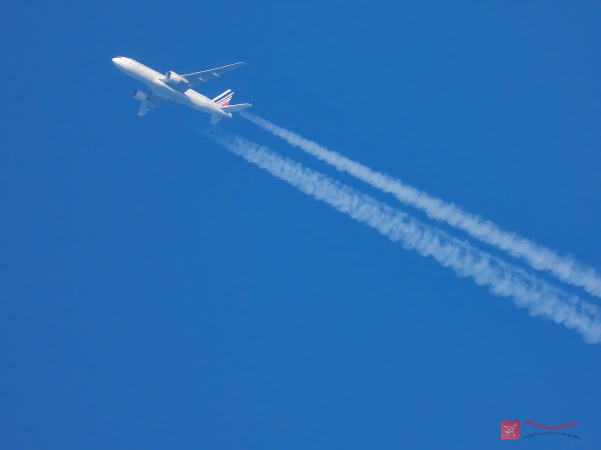 TheSnoopySnoop's tweet photo. #AF76 🇫🇷 Air France
Boeing 777-228(ER), F-GSPM
617mph, 32000ft (6 miles), CDG/LAX
#AvGeek #Planespotting @airfrance #aviationphotography #aviation #nikonphotography https://t.co/y8UT70Ox41