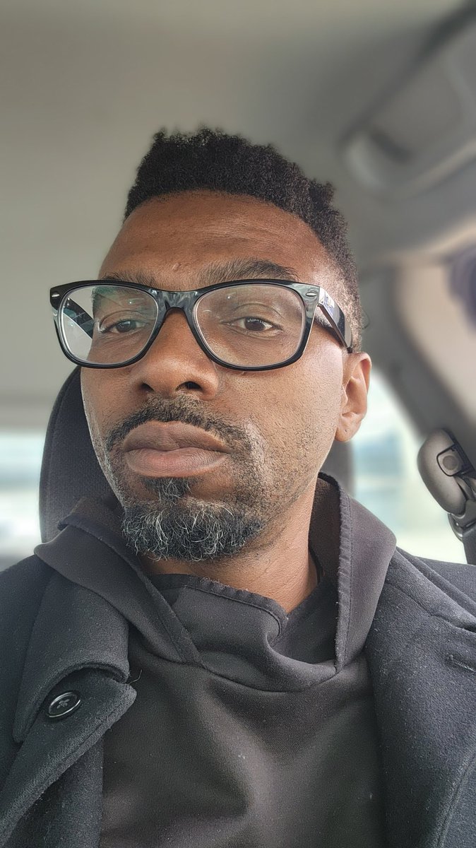 larrydbrownii's tweet photo. Aging while entering a career where:

Competition is High

Differentiation is Imperative because of commoditization

And I HAD 0 contacts. 

This is living well.  At least to me. https://t.co/xWI7gCXATt