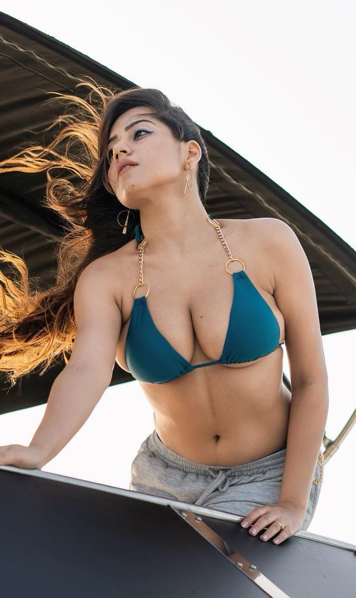 A_ran_dom_guy's tweet photo. Hottie simran ๐ฅต #SimranKaur #simrank https://t.co/jwteTFiKkw