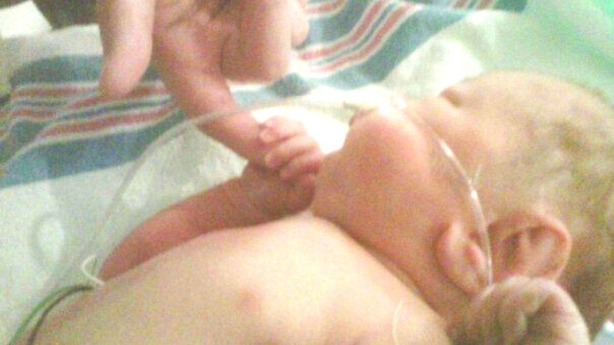 HopeforHIE's tweet photo. Great coverage by #DetroitMom for #HIEawarenessmonth
https://t.co/BaxKrwQLnS
#NeoTwitter #NeuroTwitter #NICU #NICUsupport #FamilyCenteredCare @FccTaskforce @nicupodcast @NICUParentNet @AAPneonatal https://t.co/r0qUoYLI9H