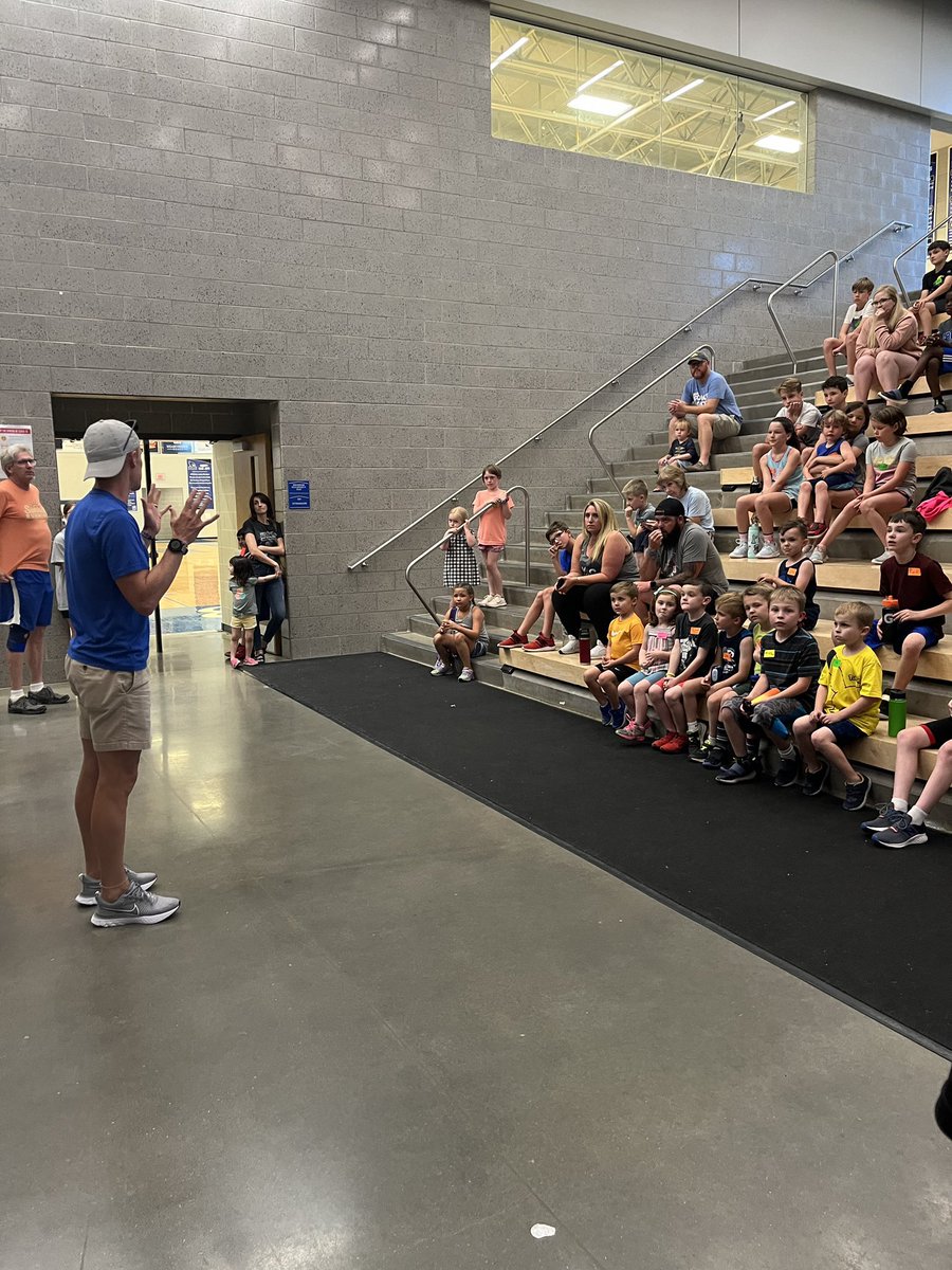 JaysXC's tweet photo. 🚨 SUMMER CAMPS🚨
Summer Running (9th-12th grade)
•6:00-7:30am
•Begins June 5
Running Camp (1st-8th grade)
•June 5-9th
•6:30-7:30pm
•Finish the week w/ 1mi XC run
•shirt included
Information & Registration : https://t.co/YPs6PGH933 https://t.co/ClsjzOnvP5