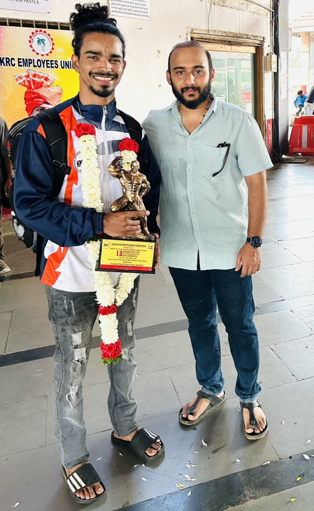 Welcomed Team Goa and Felicitated Shri. Amit Nambiar for winning 5th place in 55kg men's bodybuilding at the 12th Federation Cup 2023, Mukesh Girap and Ramkrishna Naik SAG Bodybuilding coach at Margao Railway Station.

#IBBF 
#FederationCup2023