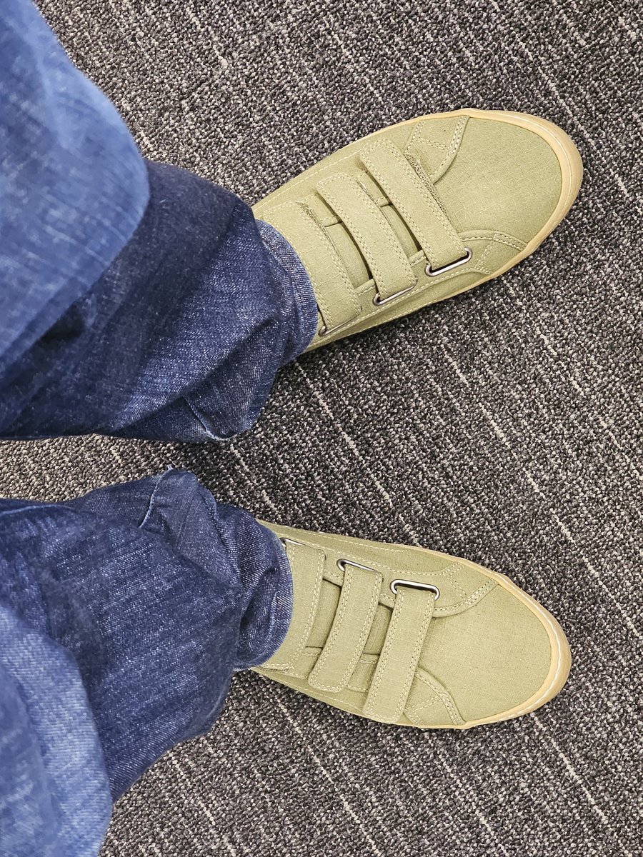 MWSpratt's tweet image. Seavees Ames
Old man shoes with a twist