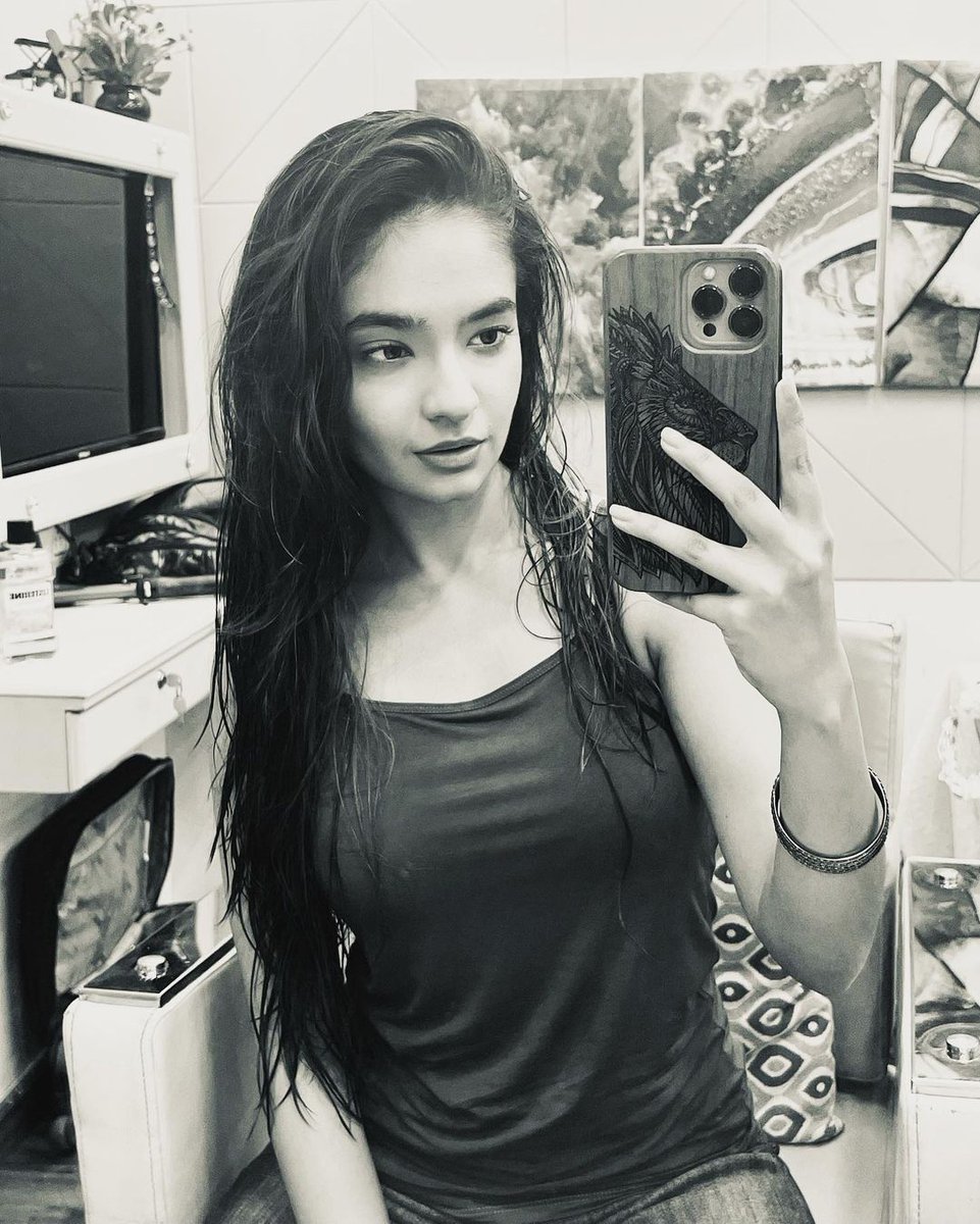 GossipsInsight's tweet photo. #AnushkaSen capturing this 😍🔥
.
.
.
.
#anushkasen #anushkasenhot
#anushkasensexy #anushkasenfanpage #GossipsInsight https://t.co/UiiJ3BIkxj