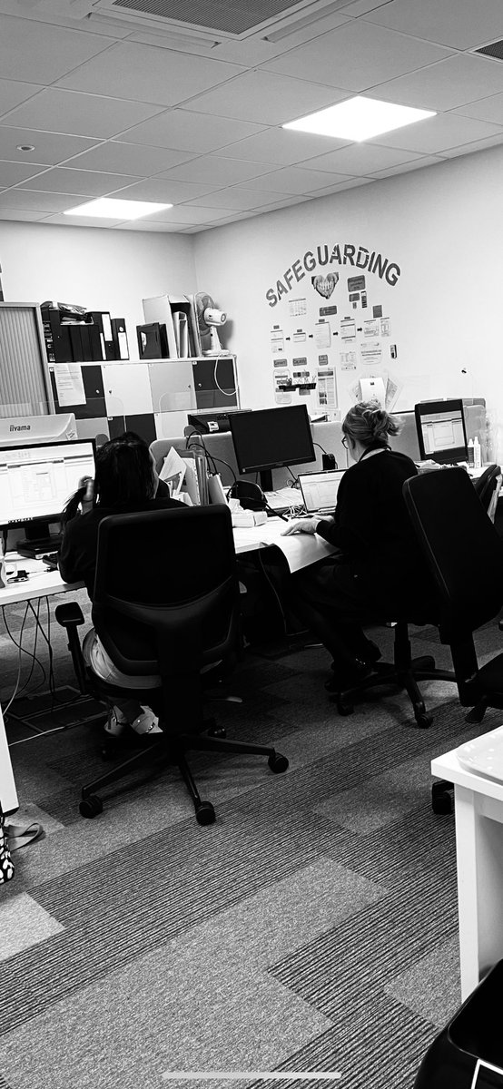 suzzieleo's tweet photo. What a day! Excellent teamwork with our Central @mcrlco colleagues helping @TraffordLCO migrate 500 patients onto EMIS EPR. Thanks so much to Jenny &amp; Faye. Hard work but we made it fun! South @mcrlco coming to help tomorrow 💪🏼 can’t thank you all enough @Tracyjaned @GemmaHurst5 https://t.co/43TXXT9UhM