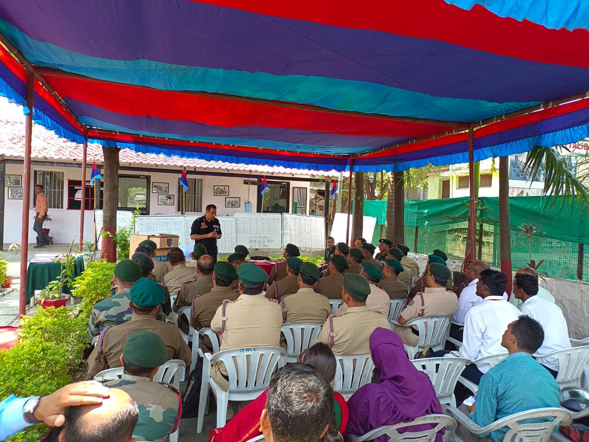 rsp152611's tweet photo. #NCC .... #Brainstroming
#ColChetanGurbax, #17MahBnNCC interacting with ANO's/ CTO's & PI Staff during Refresher cadre at #AhmedNagar.
@HQ_DG_NCC
@ncc_dte
@NCCMumbaiB
@DSCOORD
@OTAGwalior
@TeamAurangabad
@MinistryWCD https://t.co/YNYYcx4w65