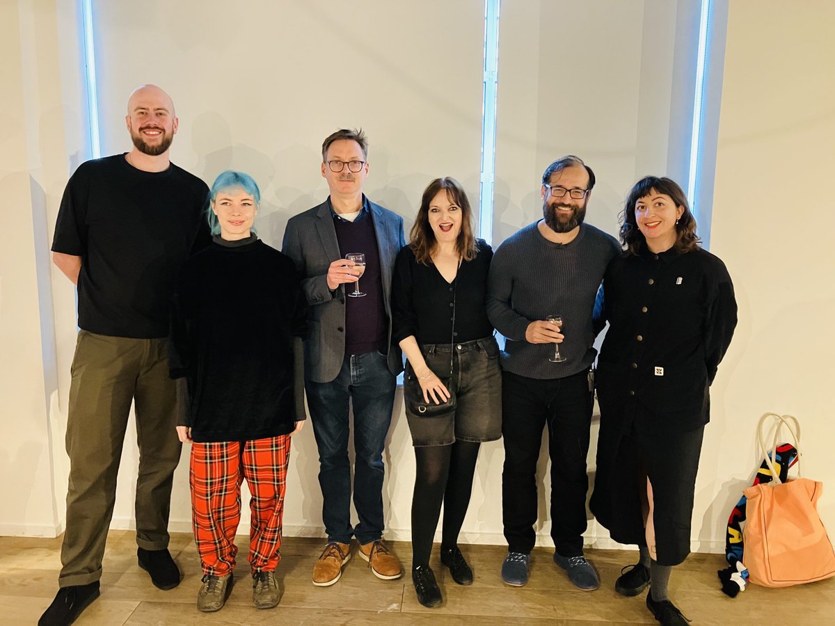 We’re five! The BRB team ⁦@Foyles⁩ this evening: Yasha Muraben, ⁦@AliceLWadsworth⁩ ⁦@WillEaves⁩ ⁦@KatyaTaylor⁩ ⁦@michaelscaines⁩ ⁦@niewview⁩