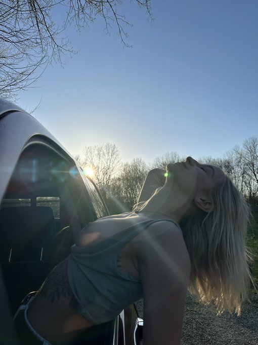 Hot girls drive hot trucks❤️ https://t.co/QbeBDW5dlm<a href="/tag/newprofilepic"class="tags"><span>#newprofilepic</span></a>