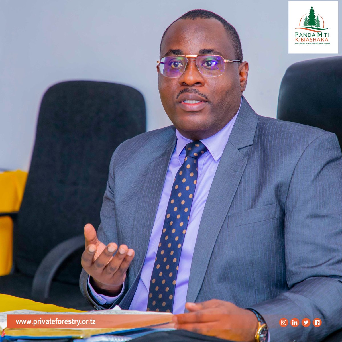 PlantationPfp2's tweet photo. Dr. Hassan Abbas, The Permanent Secretary MNRT today April 18, 2023 chaired meeting sessions for   PFP 2 which was held at   FWITC at  Mafinga - Iringa region. The meeting  was also  Co-chaired by H.E Mrs. Theresa Zitting  Ambassador of Finish Embassy in Tanzania.

#PFP2. https://t.co/NRyhw8f6oG