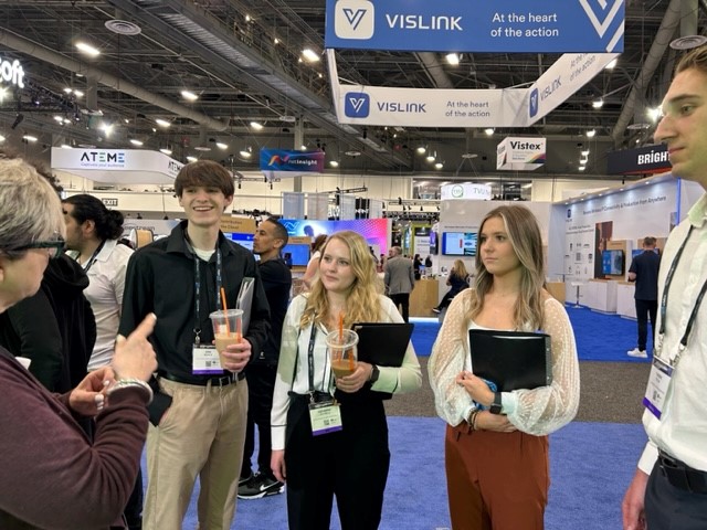 your_RAB's tweet photo. What was team RAB doing at @NABShow yesterday? We were meeting with this year's Student Scholars and recording more content for the Radio on Main Street podcast! 

#RadioWorks https://t.co/XfeJX7igXh