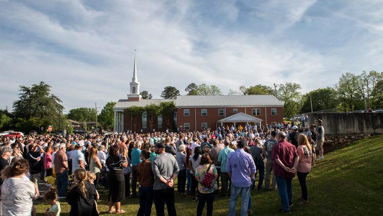 Mindset_011's tweet photo. @USATODAY Alabama shooting live updates: Police plead for help; birthday girl begged dying brother to 'stay with me'

https://t.co/jWcZ1zUJN2 https://t.co/X3LsgpRq4f