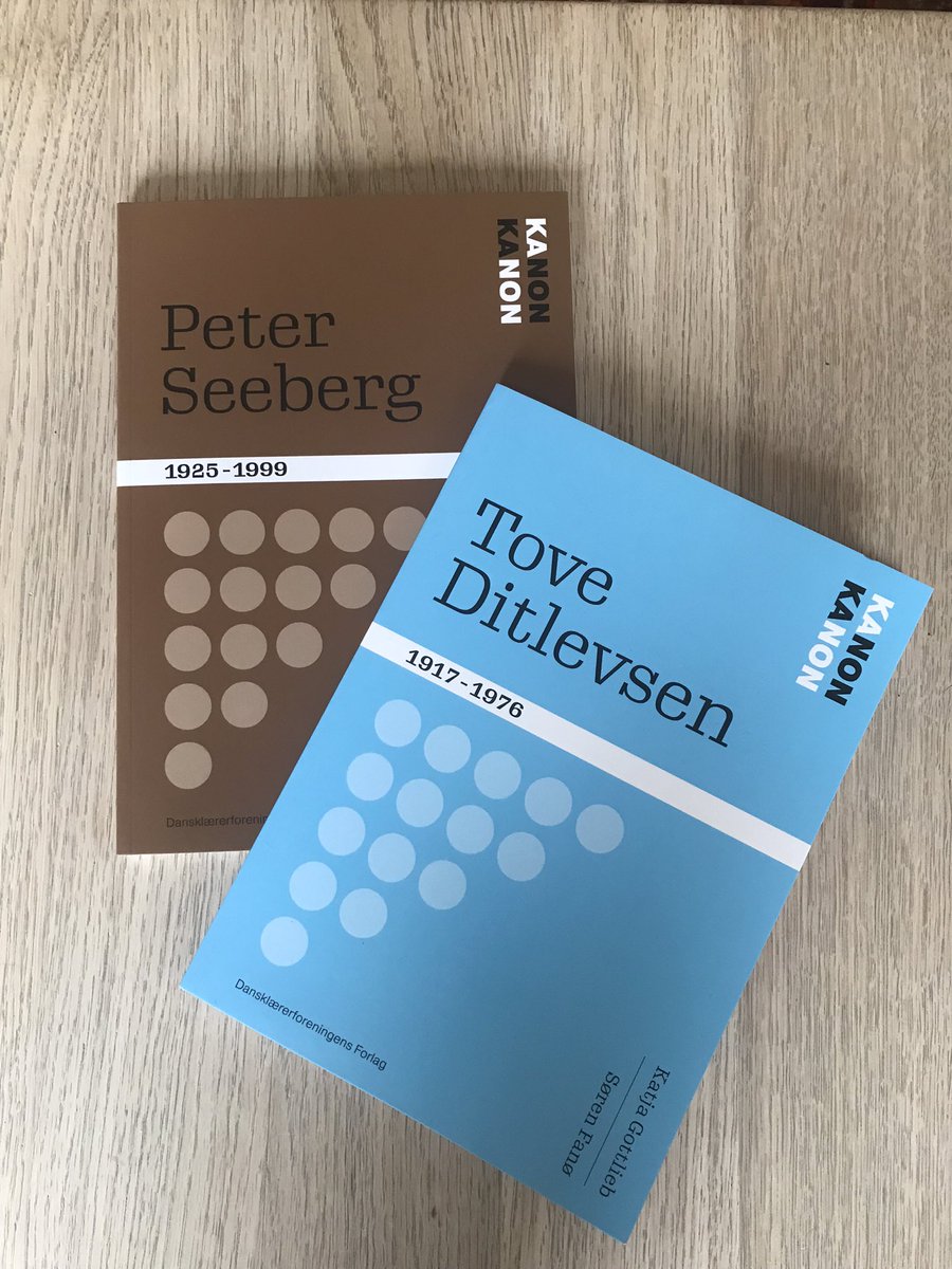 Om få dage udkommer de her to bøger, der er rettet mod de ældste klasser i grundskolen. Det er altid en stor oplevelse at få det fysiske resultat i hænderne, og det er blevet et flot resultat grafiker og redaktør har skabt. 💕