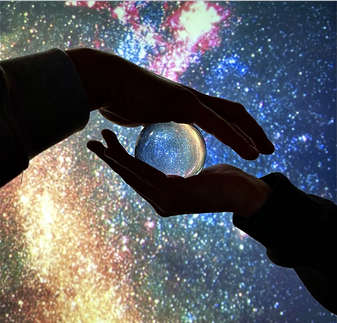 Ms_Giulia_Art's tweet photo. Last week photo 2 students played around with lens balls! Alex, Venus and Shyla did an amazing job!
#lensball #photoclass #photography #photographyclass #photographer #firebirdart #highschoolphotography https://t.co/LT6NmoC7b2