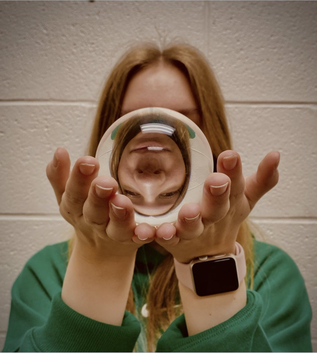 Ms_Giulia_Art's tweet photo. Last week photo 2 students played around with lens balls! Alex, Venus and Shyla did an amazing job!
#lensball #photoclass #photography #photographyclass #photographer #firebirdart #highschoolphotography https://t.co/LT6NmoC7b2