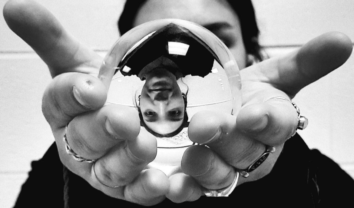Ms_Giulia_Art's tweet photo. Last week photo 2 students played around with lens balls! Alex, Venus and Shyla did an amazing job!
#lensball #photoclass #photography #photographyclass #photographer #firebirdart #highschoolphotography https://t.co/LT6NmoC7b2